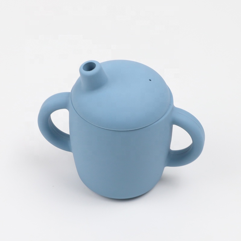 Силиконовая поильник-непроливайка с ручкой для малышей