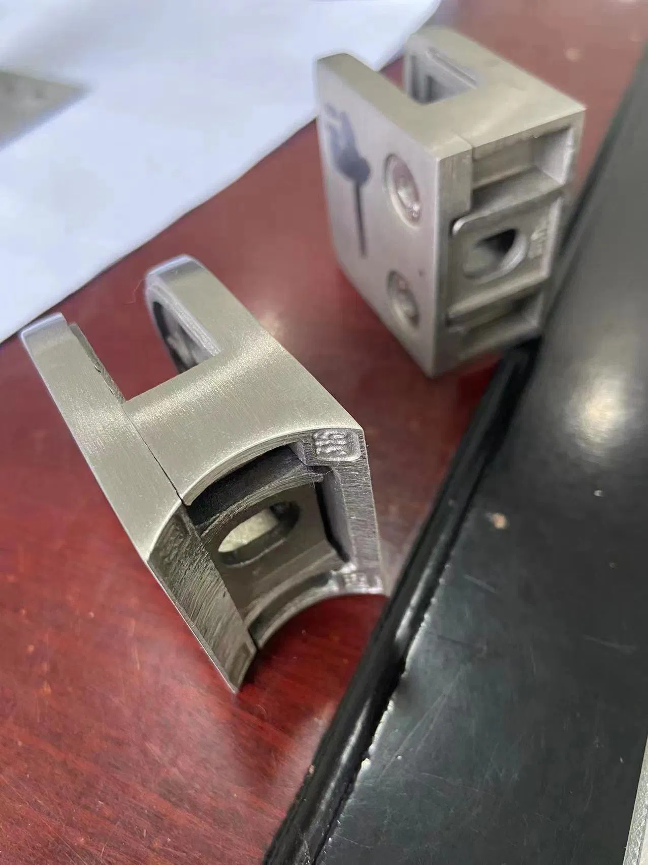 Glass Balustrade Stair Railing Clamp Wall Mounted Post Glass Clip Stainless Steel 304 Glass Clamp