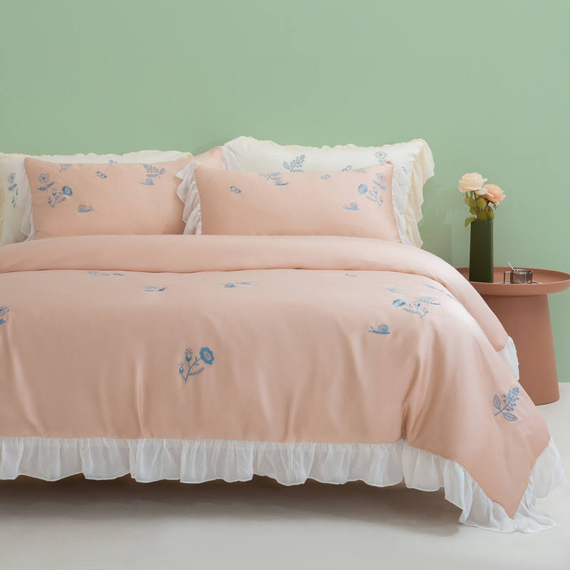Custom Pink 100% Lyocell Tencel Home Textile Quilt Cover King Size White Lace Embroidery Bed Linen Bed Sheets Premium Eucalyptus Fiber 4-Piece Bedding Set