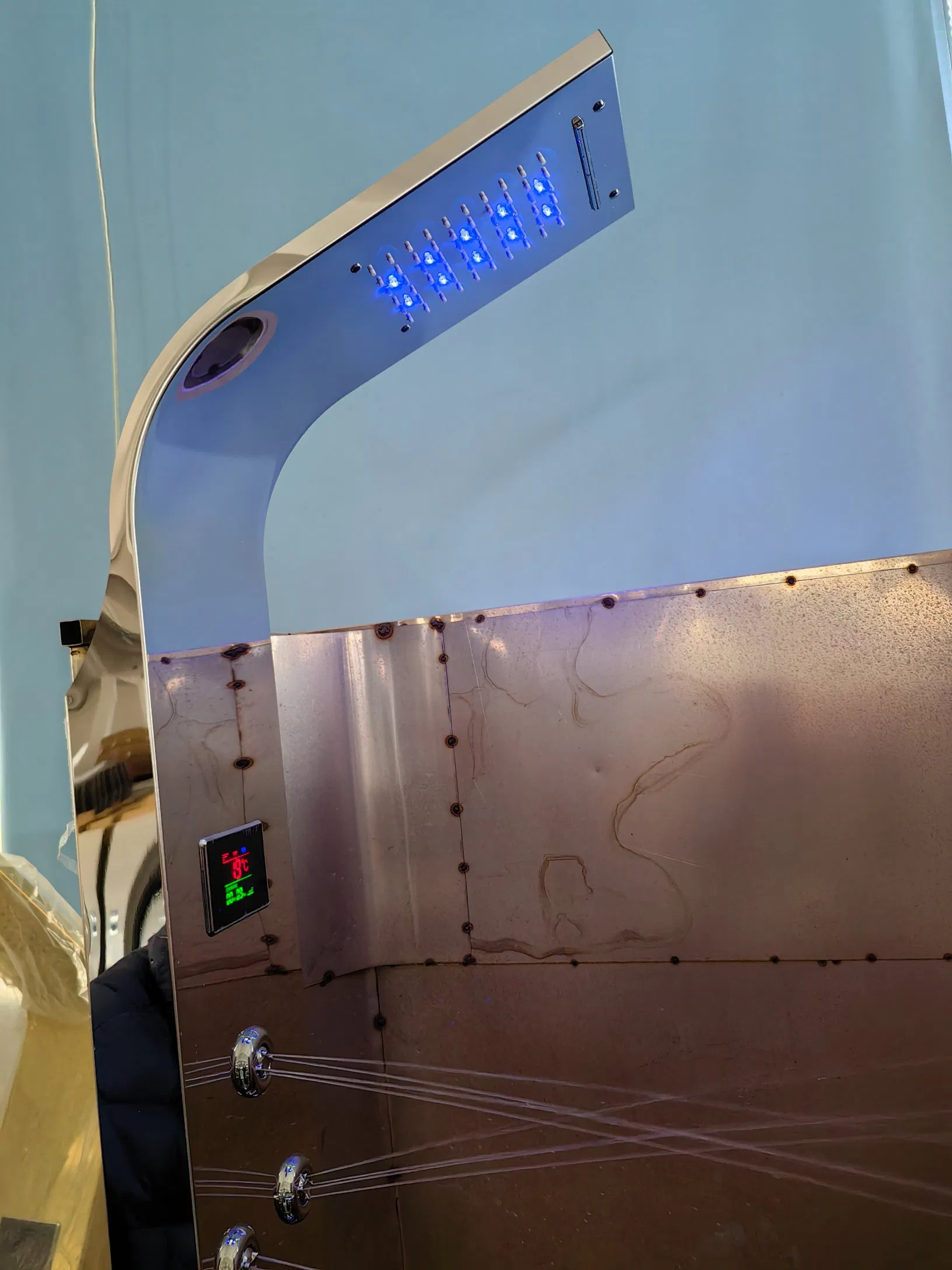 Ec-1031 Luxury Silver Shower Panel Column Bathroom Sanitary Ware Waterfall Rainfall 1