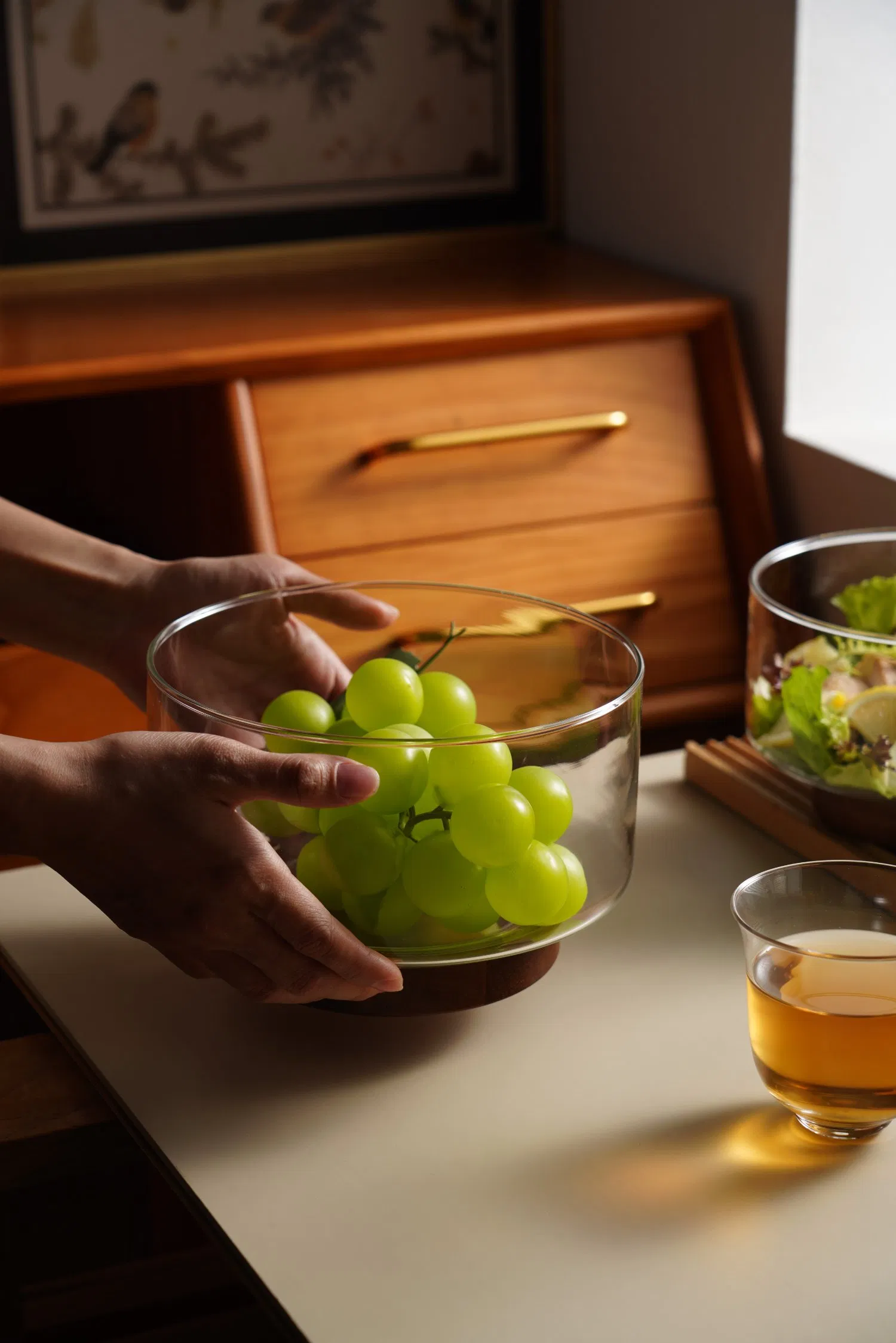 Sleek Glass Fruit Bowl Stand for Elegant Event Presentation