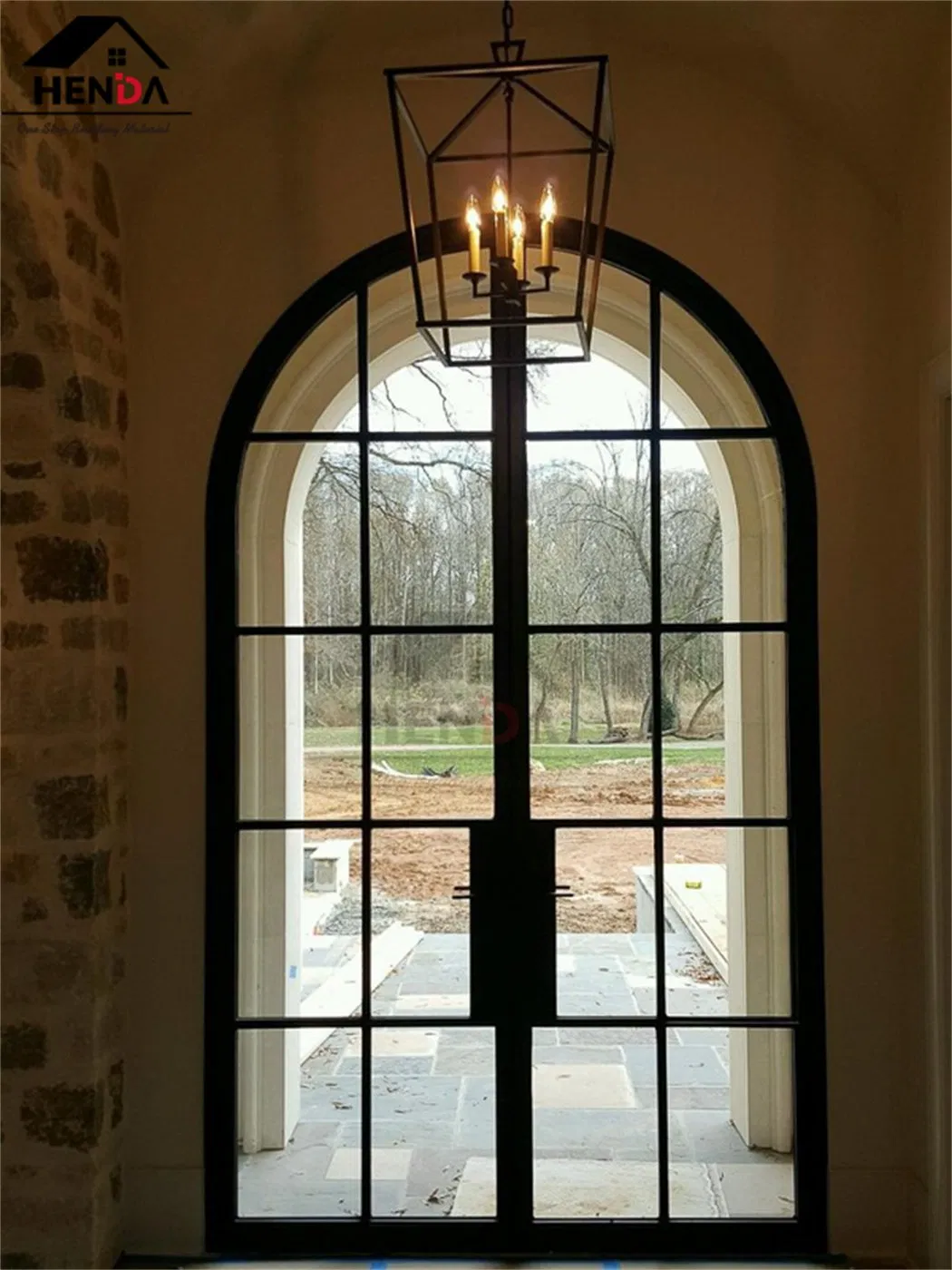 Стальная входная дверь с коваными элементами и стеклом