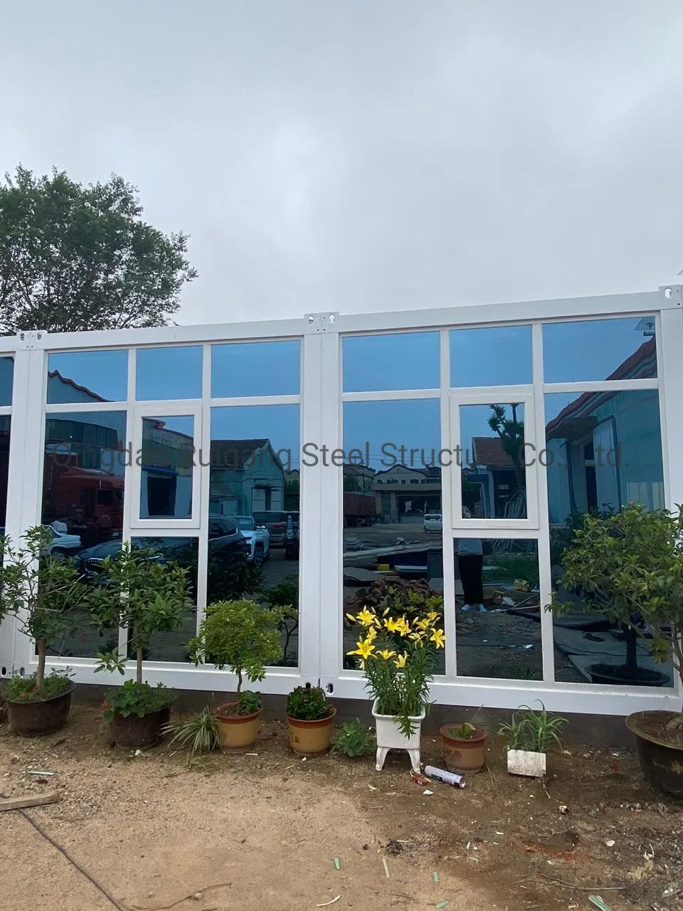 Flat Pack Container Portable Convenient Shop with Sales Window