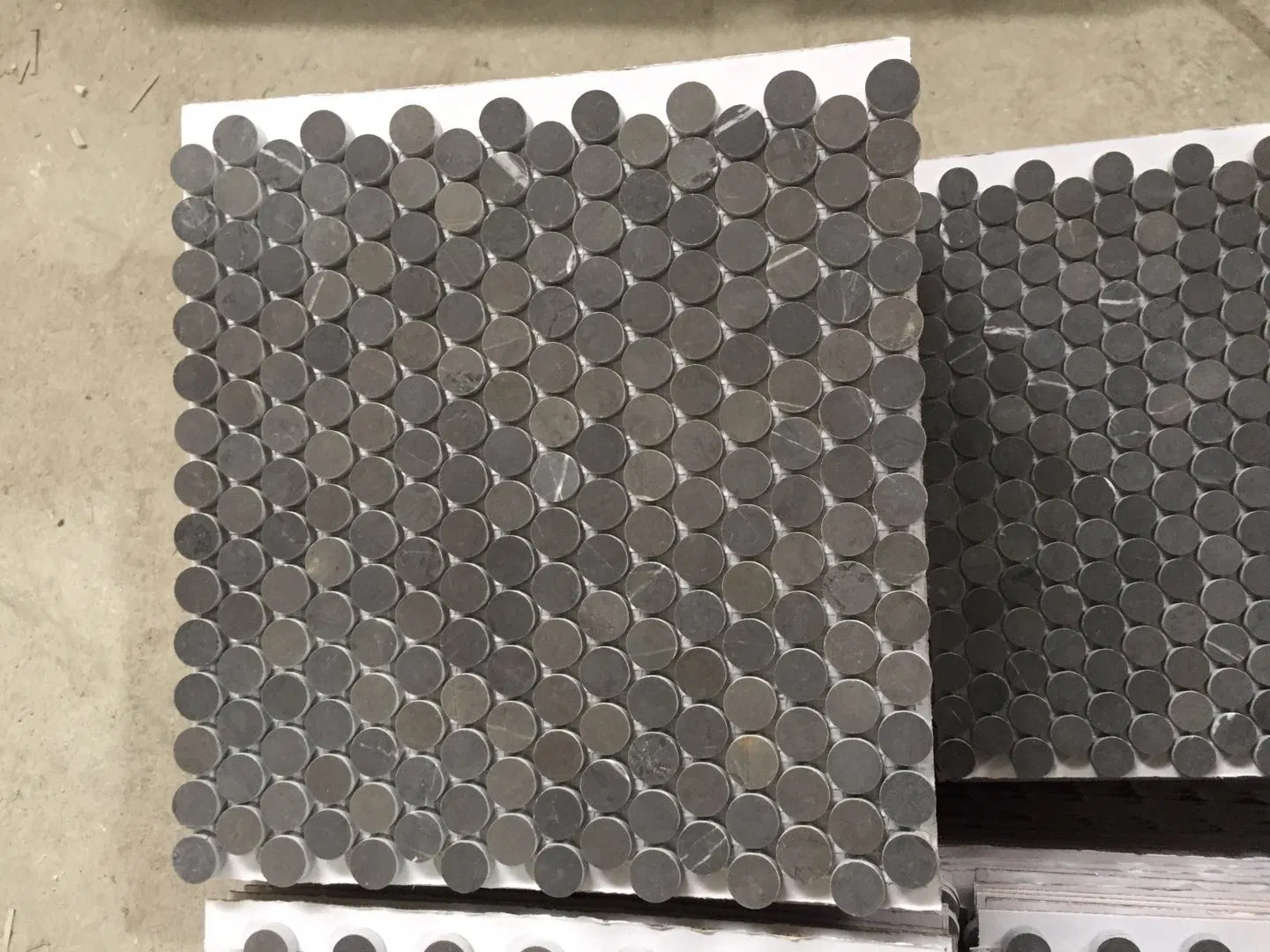 Мозаика из белого мрамора Penny Round для кухни