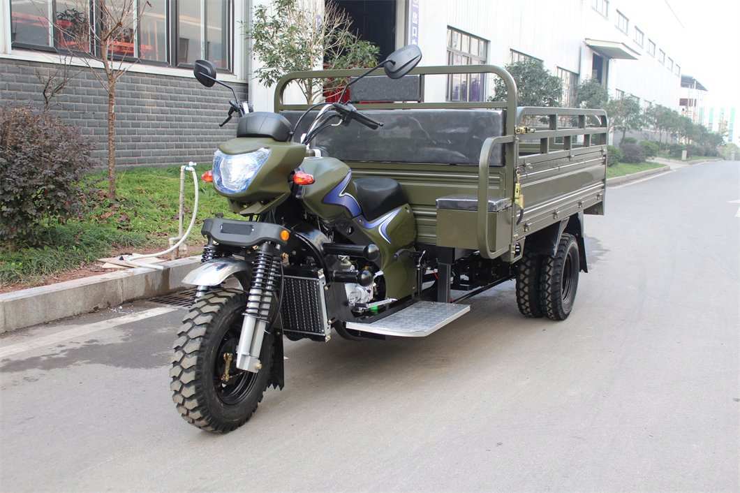 Грузовой трицикл 150cc с кабиной и фарами