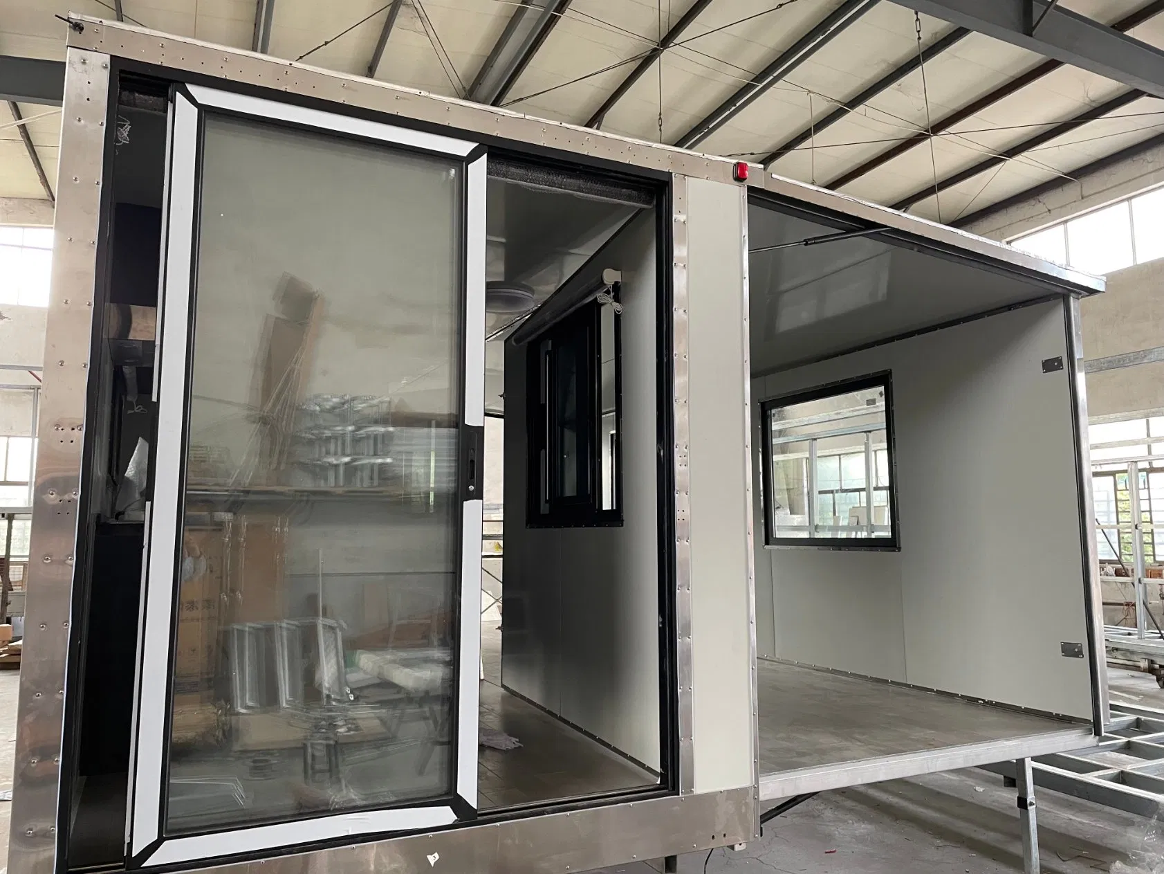 Luxury Extra Space for Family Trailer House