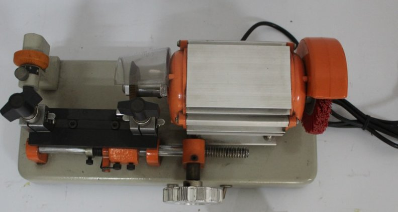 Th-2ALS Factory Key Cutting Machine for Accurate Copy
