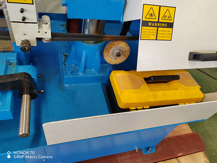 Ленточная пила по металлу для строительства промышленная