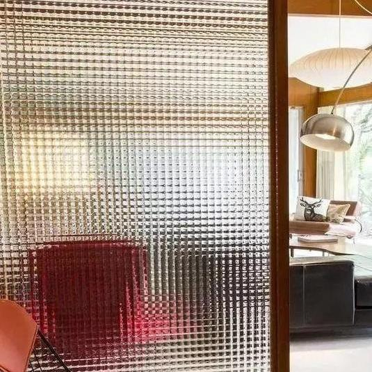 Multi-Curve Fluted Glass for Feature Wall and Backlit Bar Counter Front