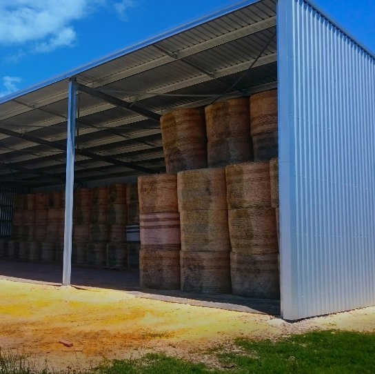 Custom Made Steel Structure Barn Hay Shed Farm Warehouse Insulated Kennel