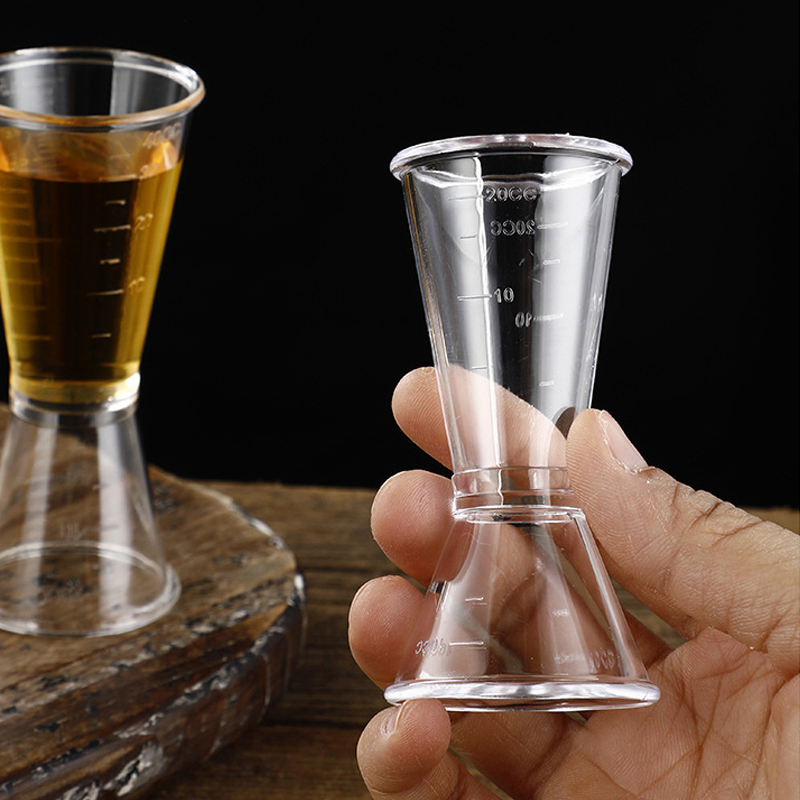 High Quality Clear Plastic Shaker Bottle with Scales Ice Drinks Cocktails Shaker