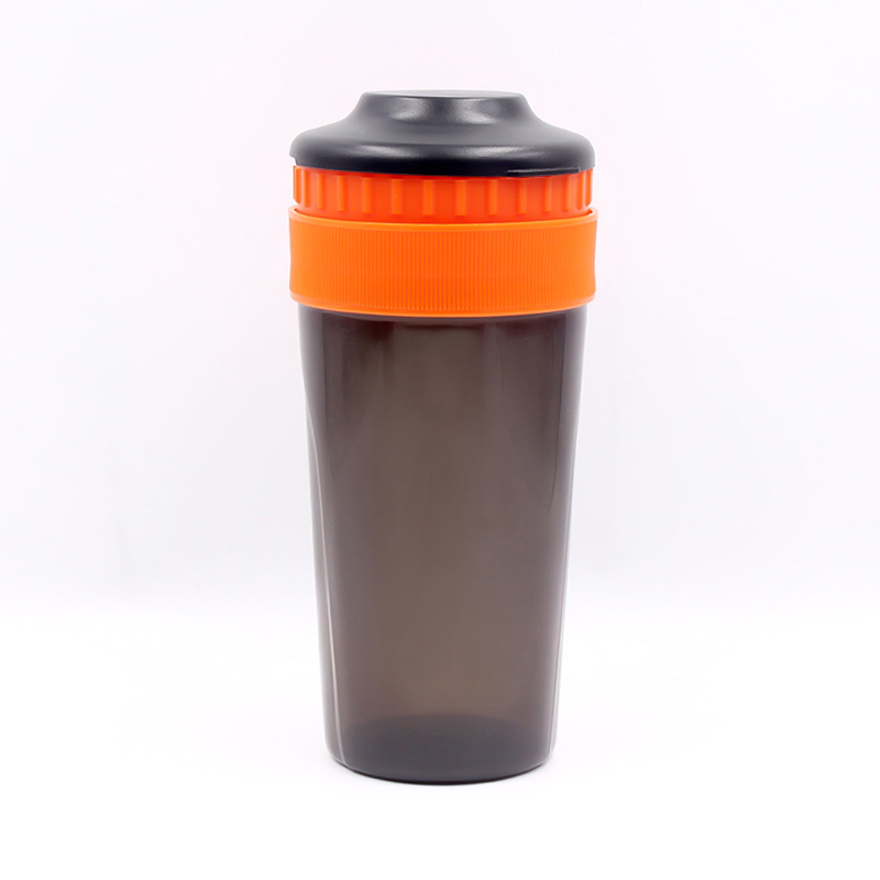 550ml Plastic Protein Shaker Bottle drinking water bottle with Lid for sports