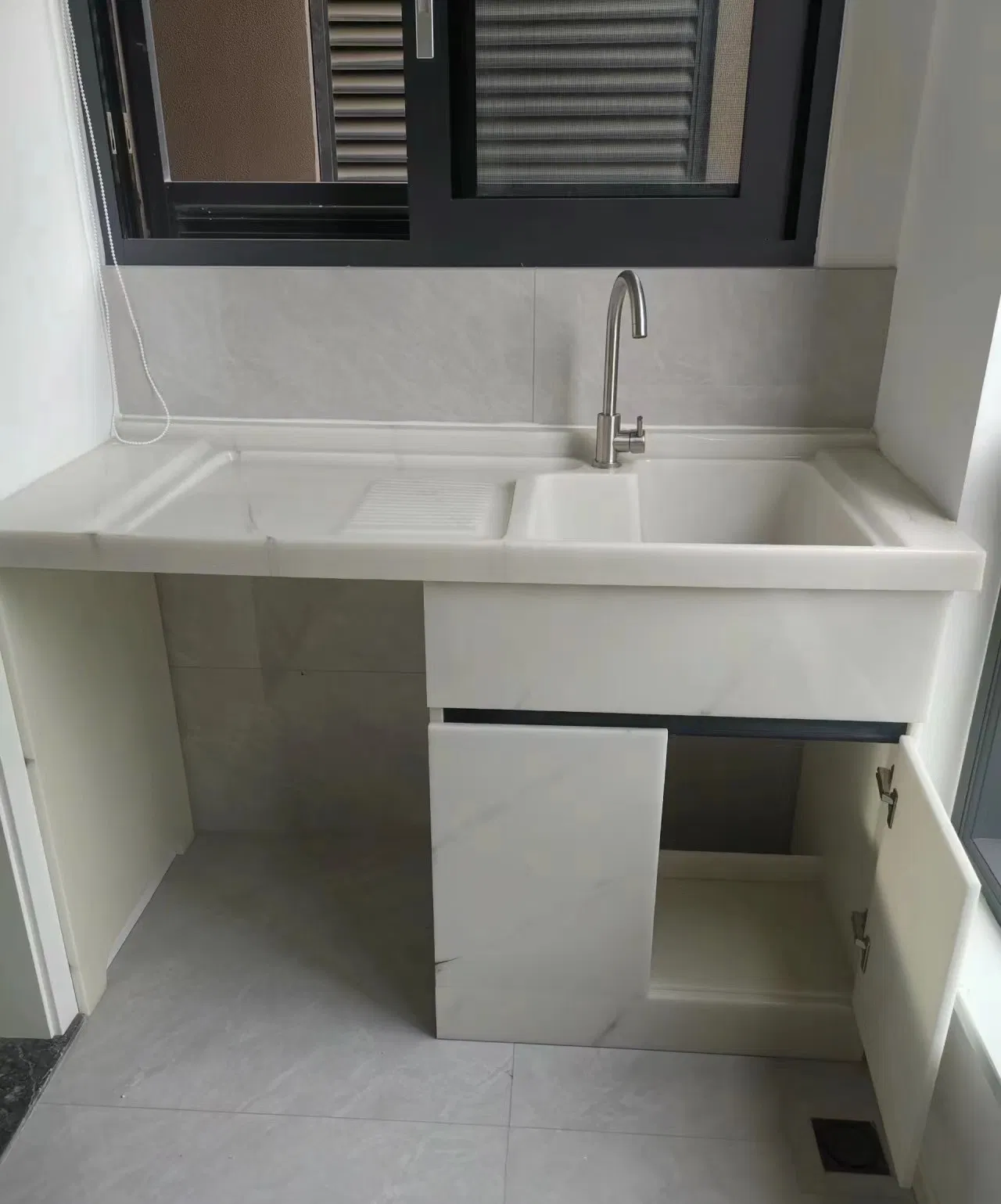 Elegant Artificial Stone Bathroom Furniture and Modern Kitchen Sink