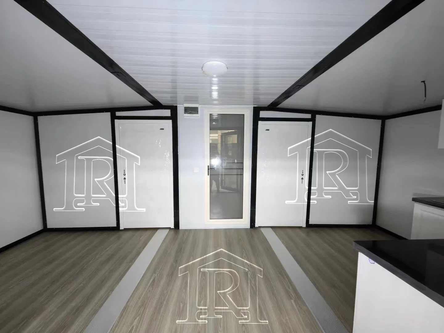 Sandwich Panel Prefabricated Portable Luxury Shipping Expandable Container House for Single Apartment