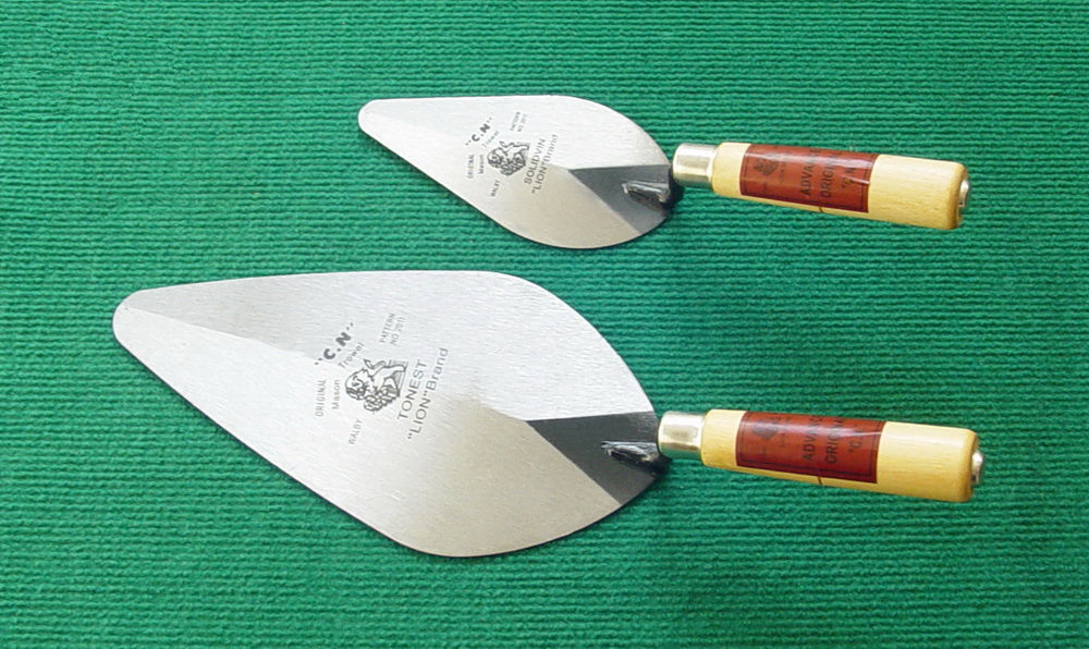 Bricklaying Trowel with Plastic Handle for Building