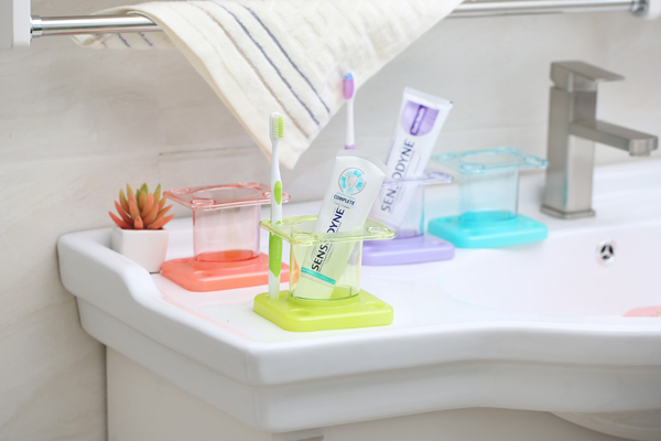 6201 Square Toothbrush Holder on Plastics Material & Toothpaste Holder