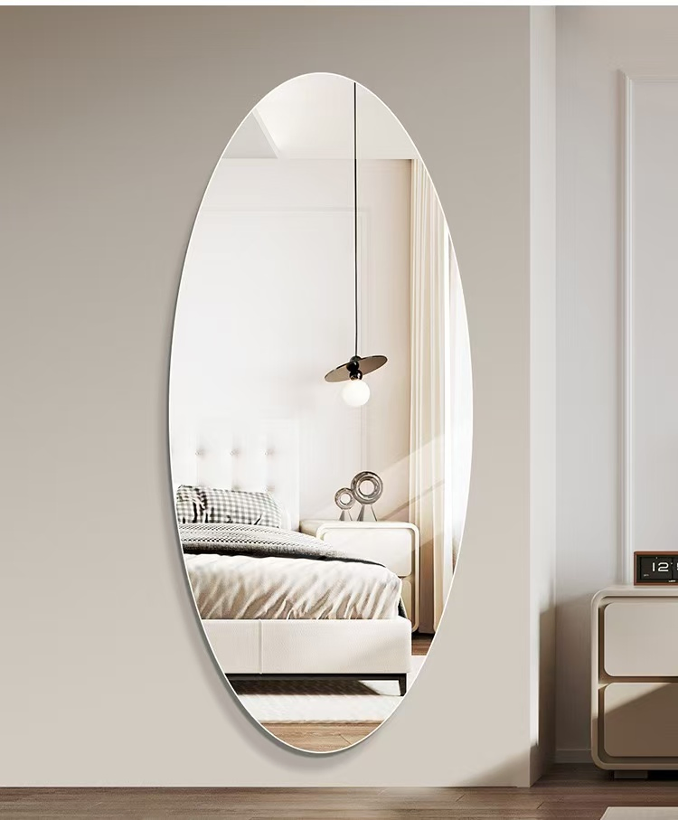 HD Anti-Fog Bathroom Mirror, No More Worrying About Fogged Surfaces While Showering.
