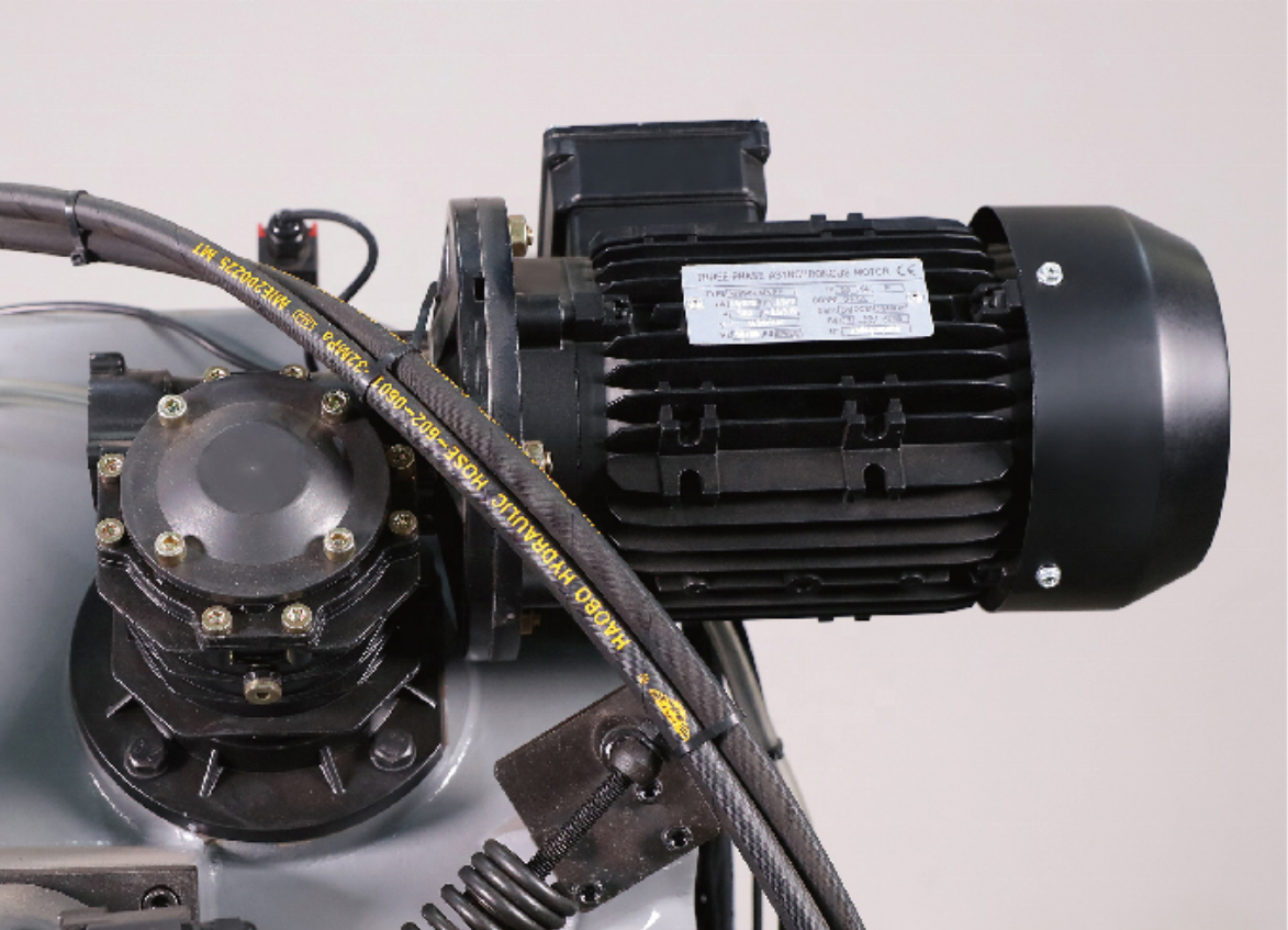 Станок ленточнопильный автоматический с ЧПУ