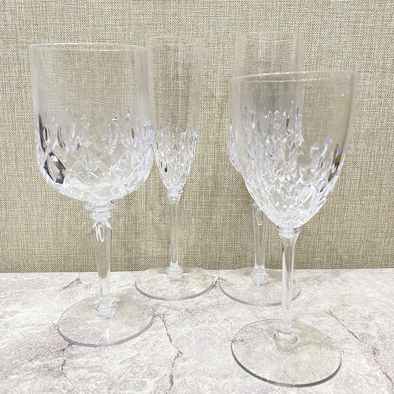 Пластиковые бокалы для вина и сока с логотипом