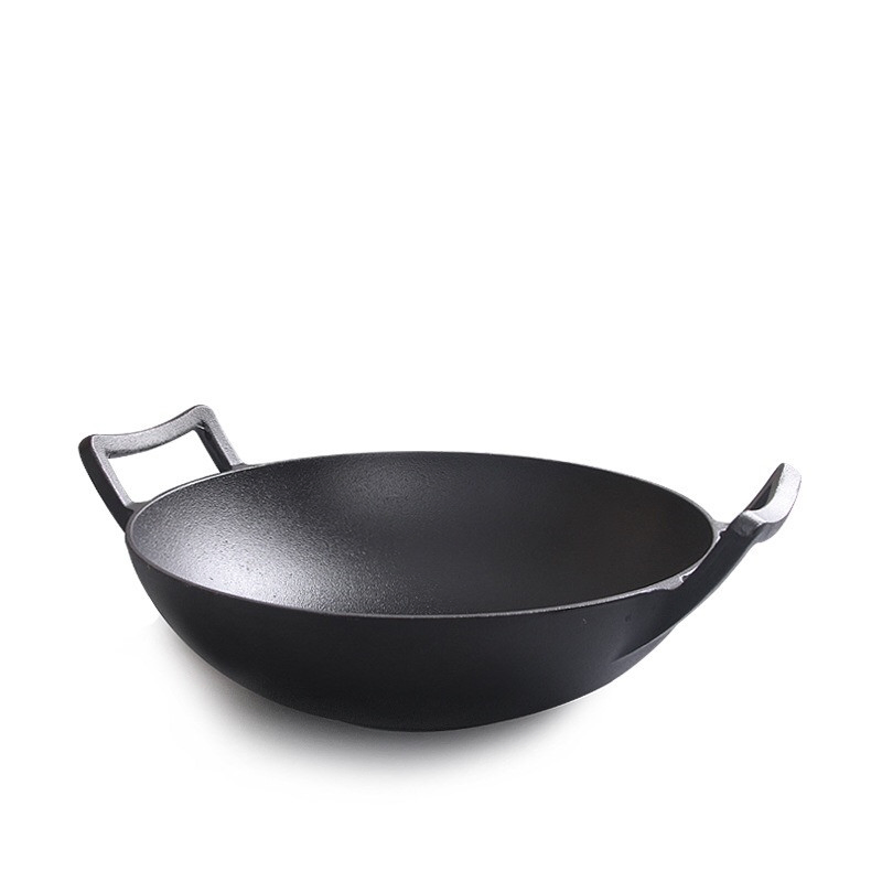 Чугунный вок с деревянной крышкой