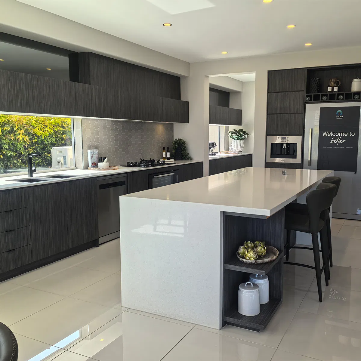 Multi-Story Casa Prefabricada Villa Prefabricated Steel Structure Building Real Estate Construction Steel Frame Prefab House Sandwich Panel Residential House