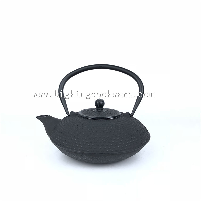 Cast Iron Tea Pot with Royal Pattern as Gift, Japanese Teapots
