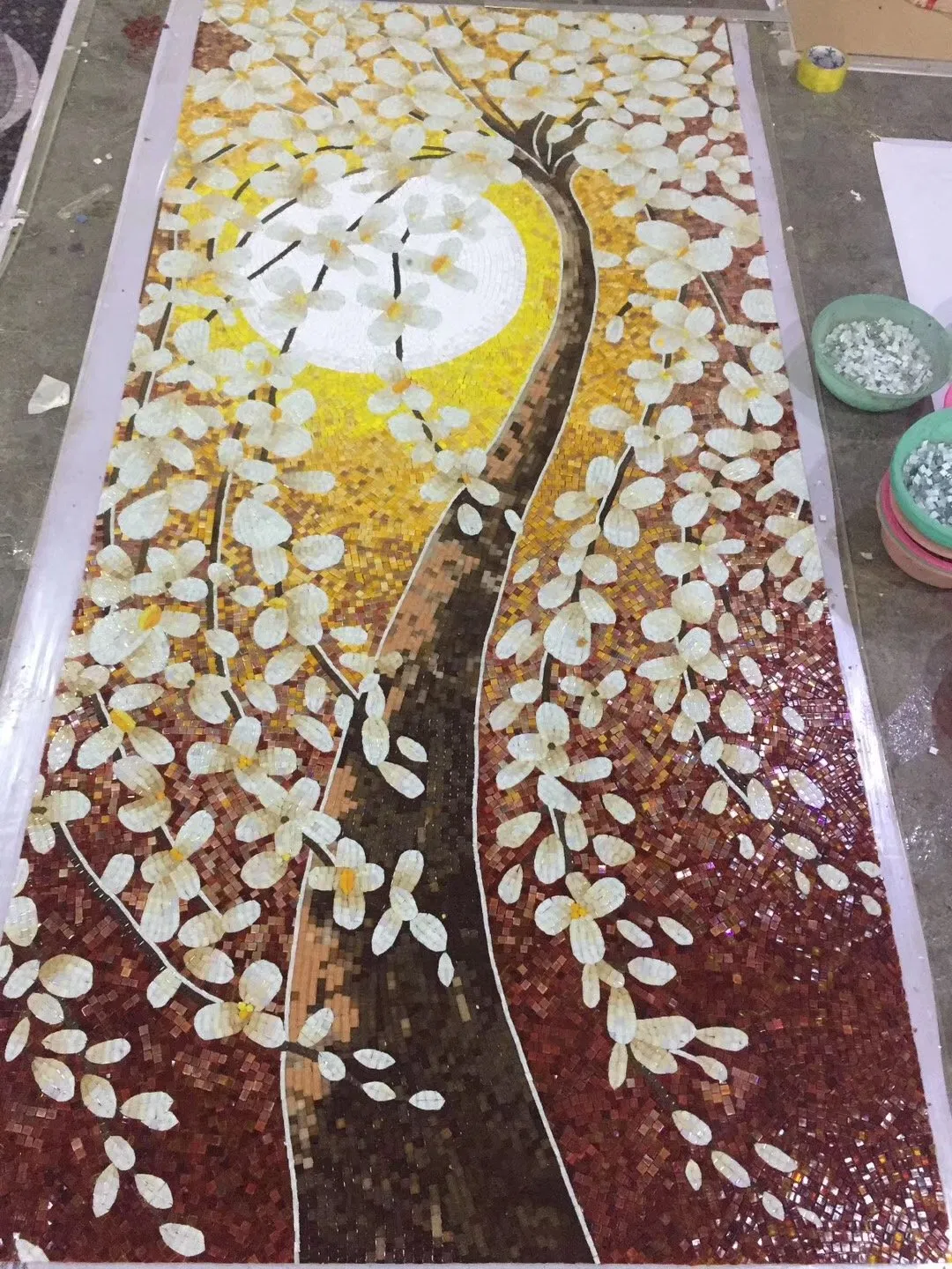 Зеркальная мозаичная плитка для стен в гостиную