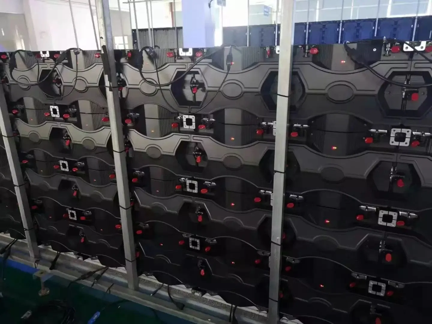 High-Quality 400X300 LED Display Screen for Indoor Cabinets