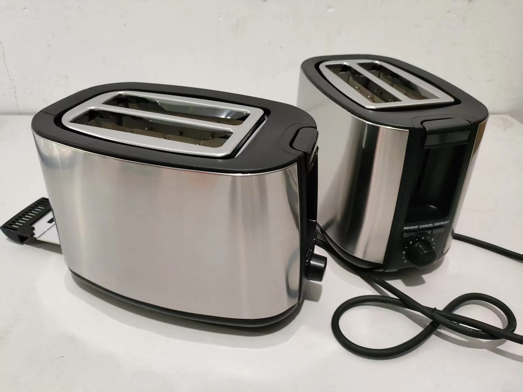 Stylish 2 Slice Toaster with Modern Design and Quick Toasting Features