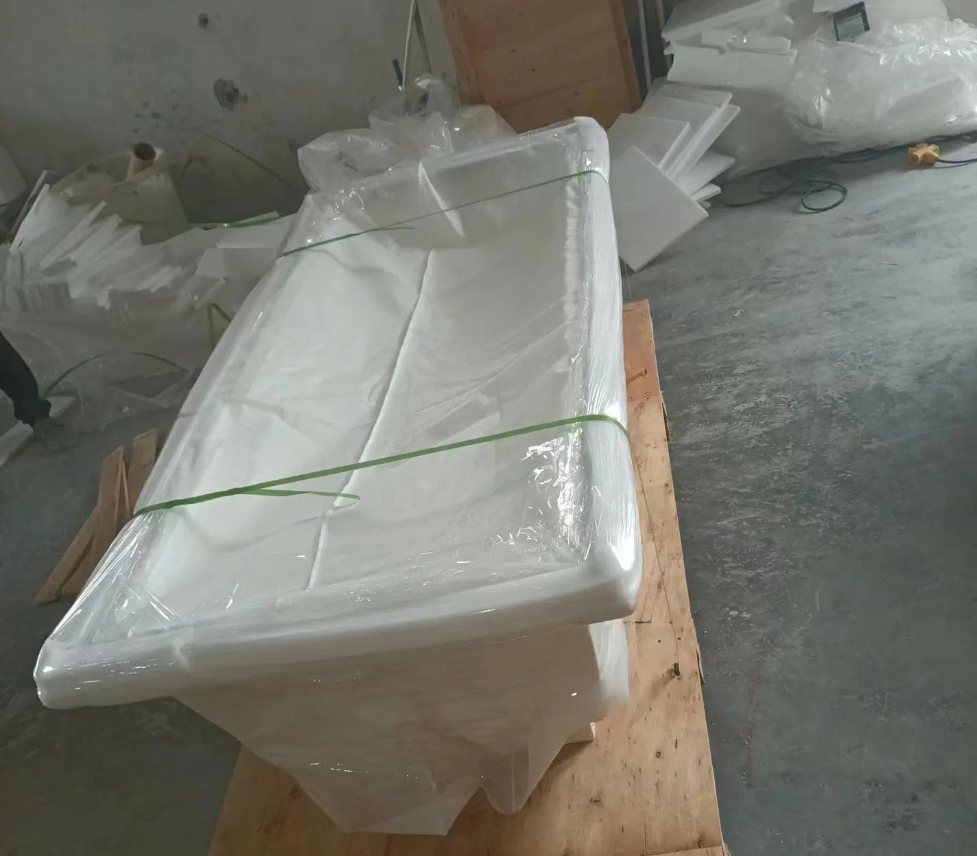 Premium Custom Solid Surface Countertop with Integrated Hotel Sink