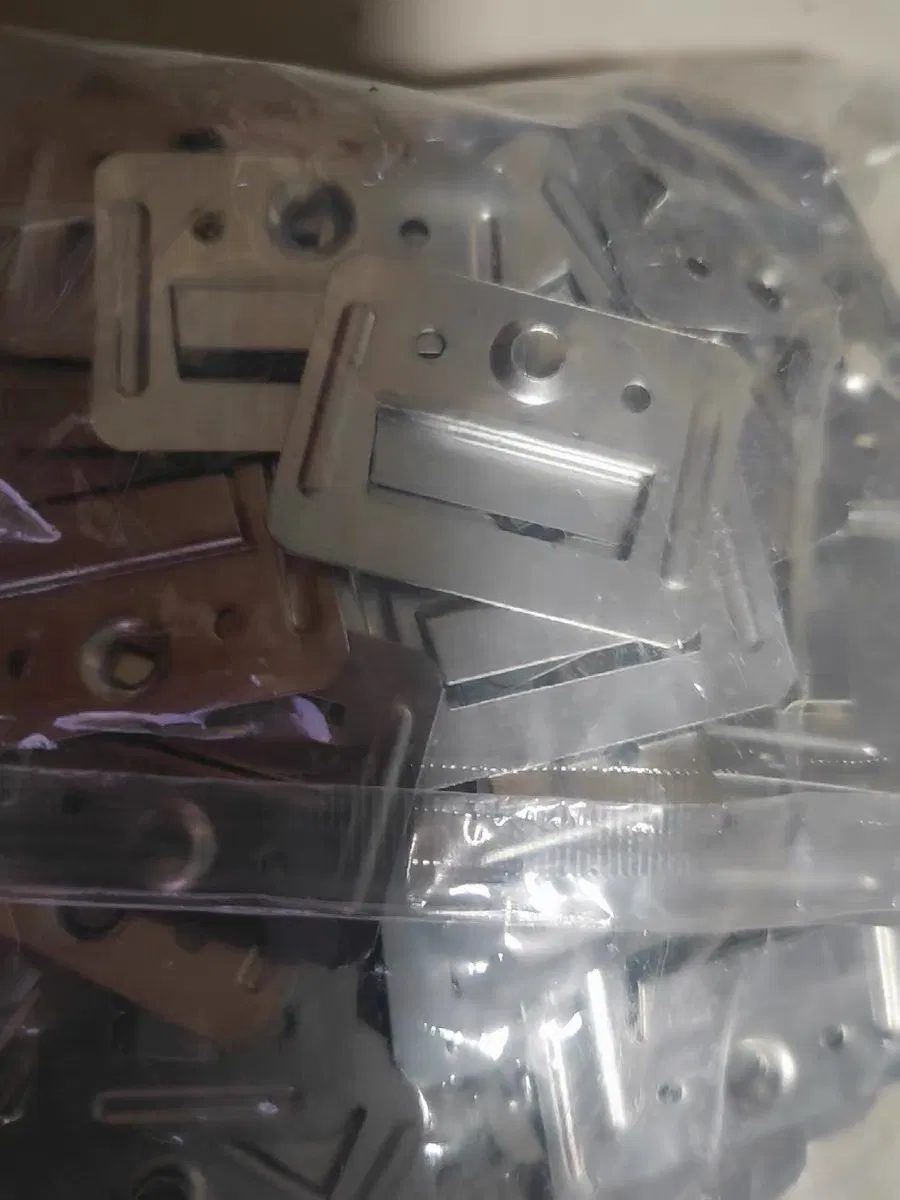 Wall Panel Specific Stainless and Galvanized Steel Fasteners Double Reinforced Ribs Clips for Wall and Cassette Panels