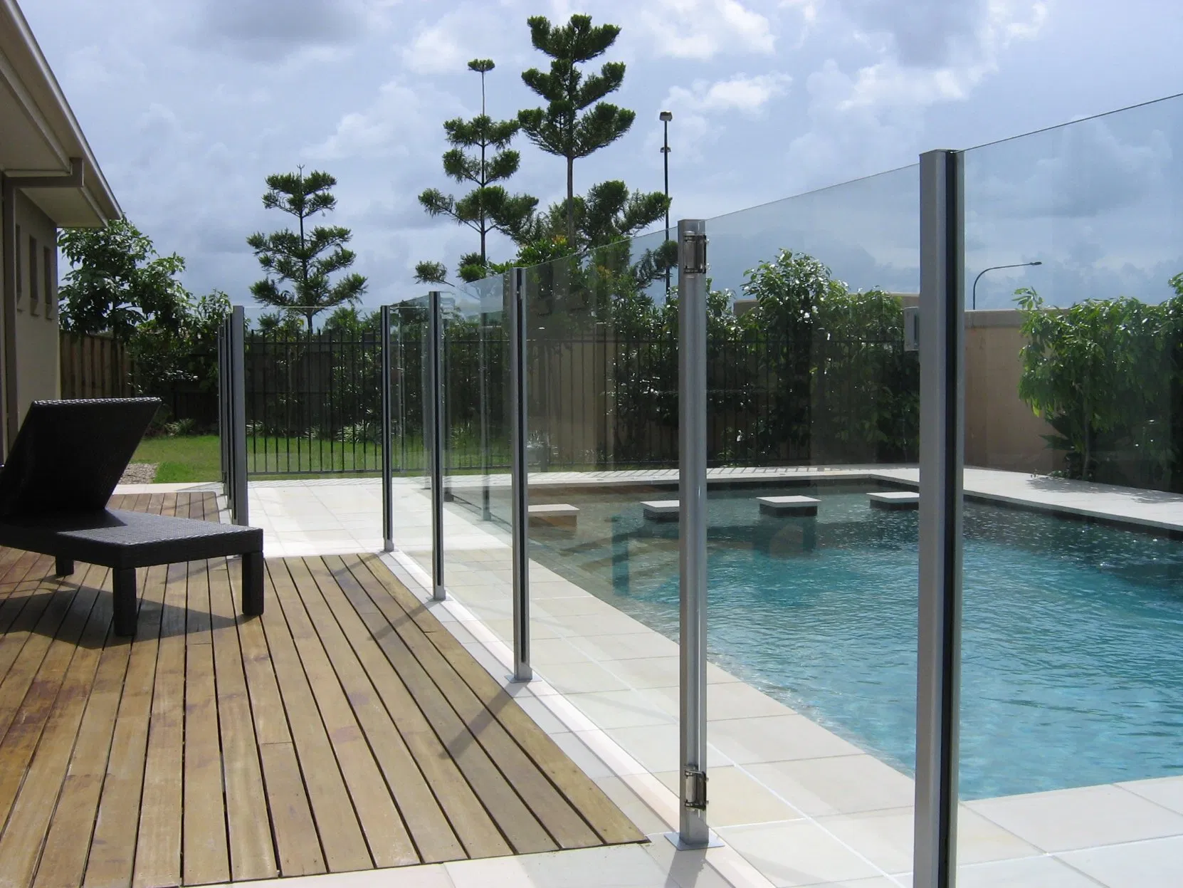 Rocky Terrace Glass Railing System U Channel Glass Fence