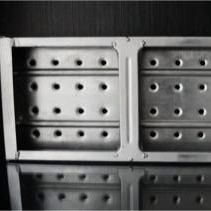 Reliable Industrial Galvanized Board with Versatile Hooked Plank Design