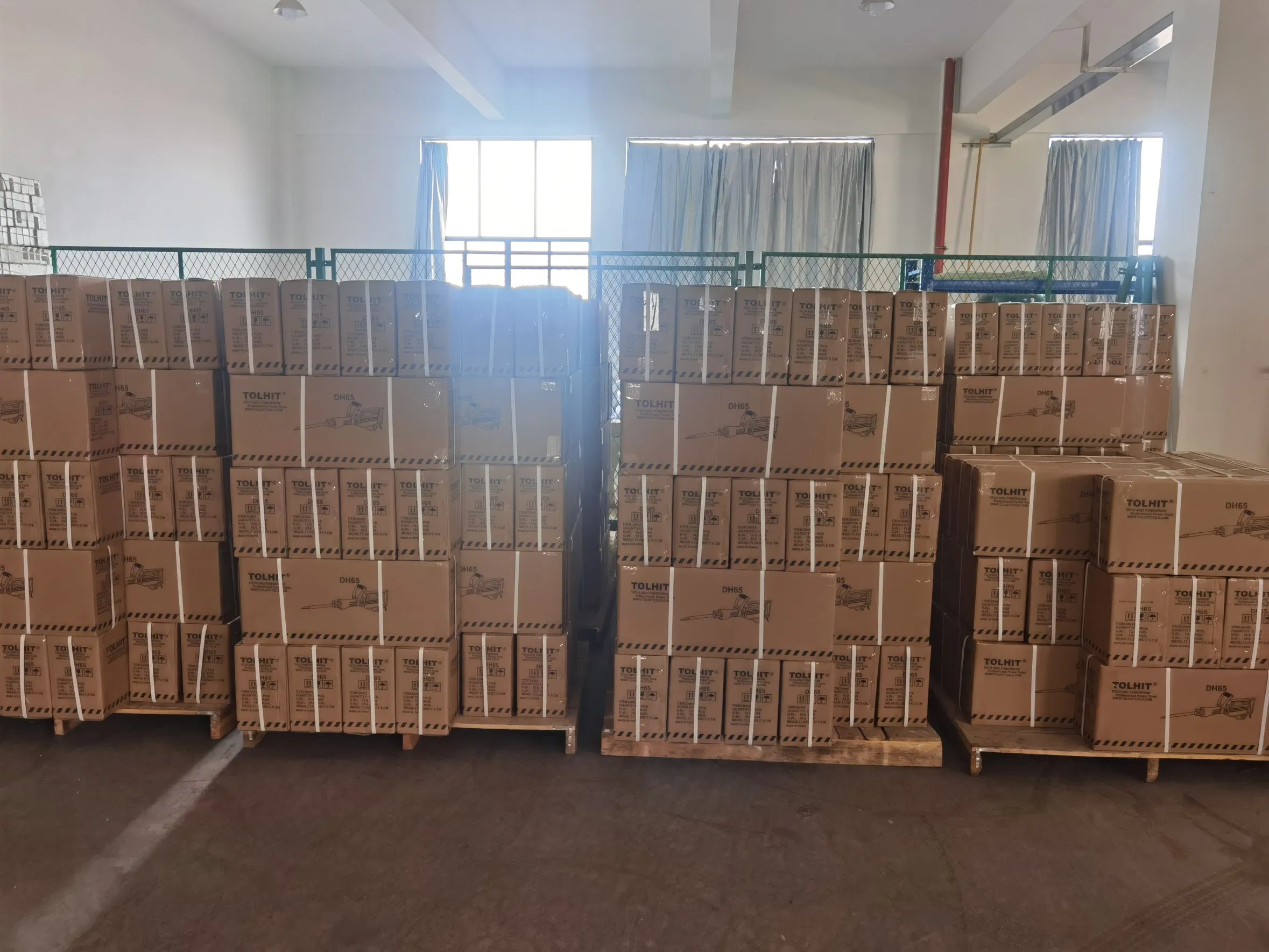 Отбойный молоток электрический Tolhit 1500W 45Дж