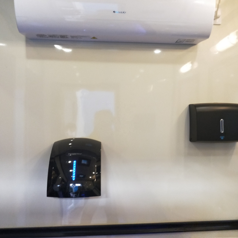 2025 New Design Solar Portable Plastic Mobile Toilet