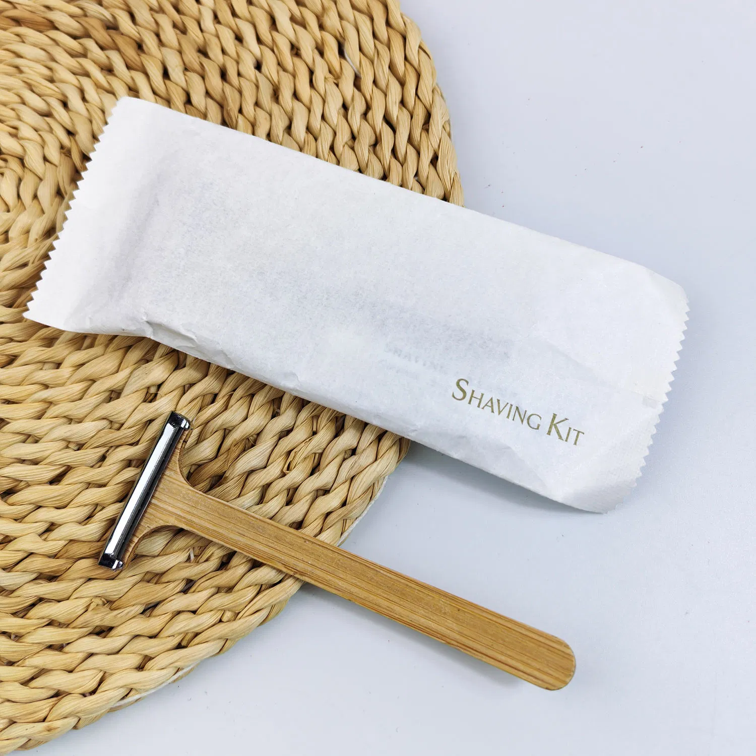 Eco-Friendly, Biodegradable Bamboo Razor. Non-Plastic Bamboo Razor, Suitable for Hotel or Everyday Use.