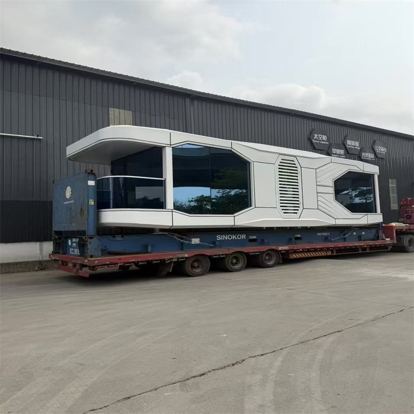 2025 Prefabricated Factory Price Modern Popular Office Room Apple Pod Cabin with Bedroom