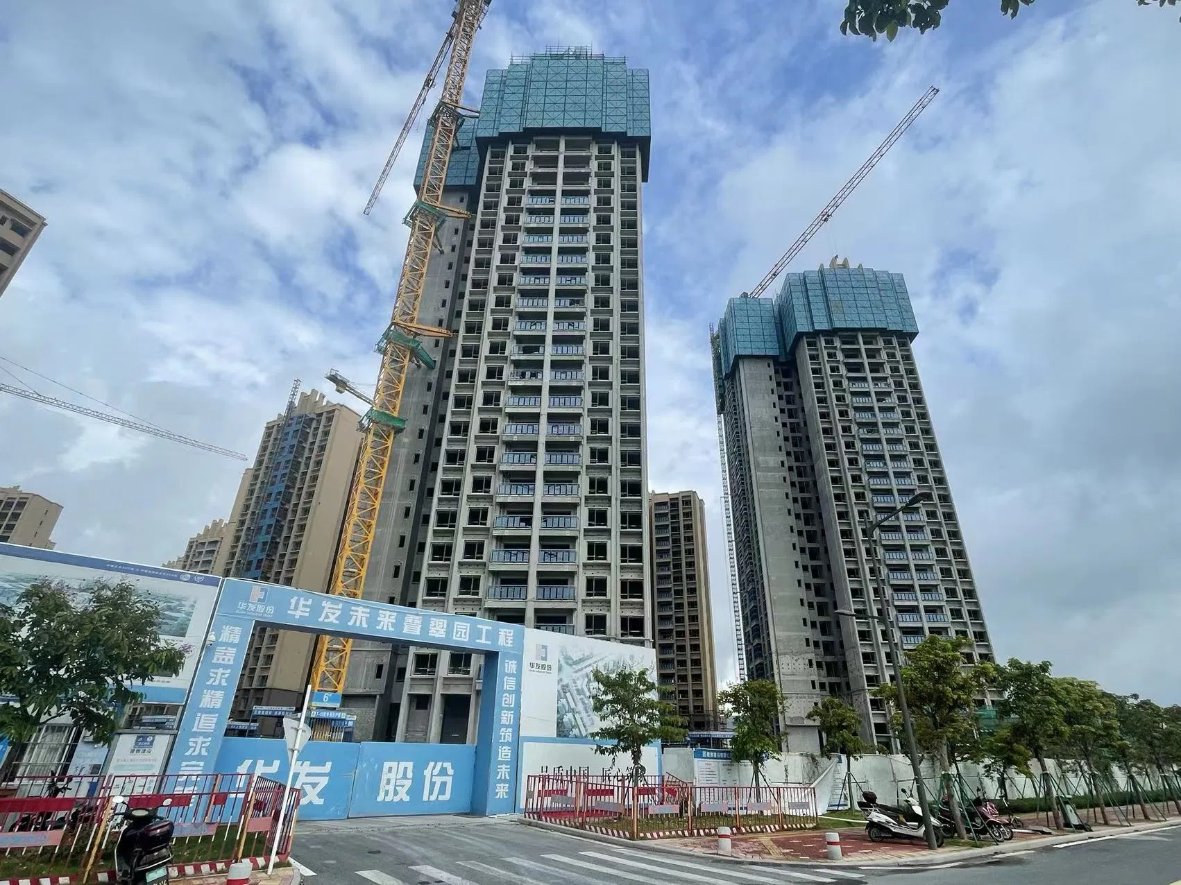 Steel Self Climbing Scaffolding Platform for Tall Building Construction