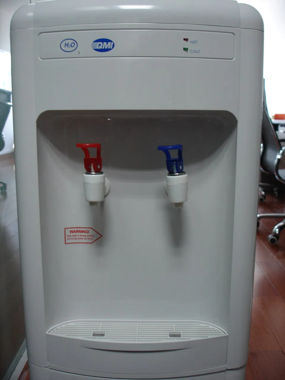 Vertical White Water Dispenser with Hot and Cold Water (VA)