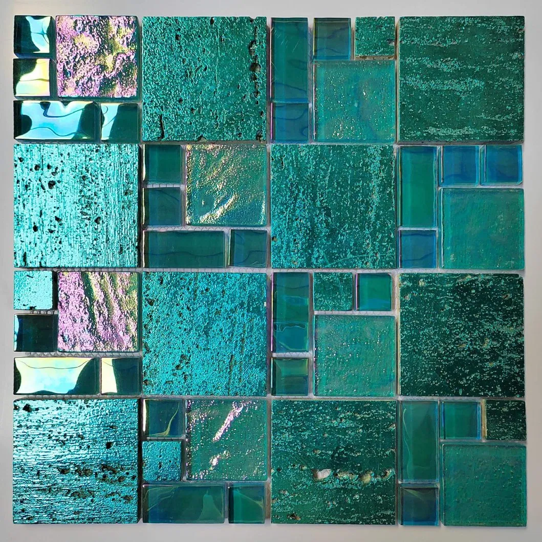 Мозаика из стекла с металлическими акцентами