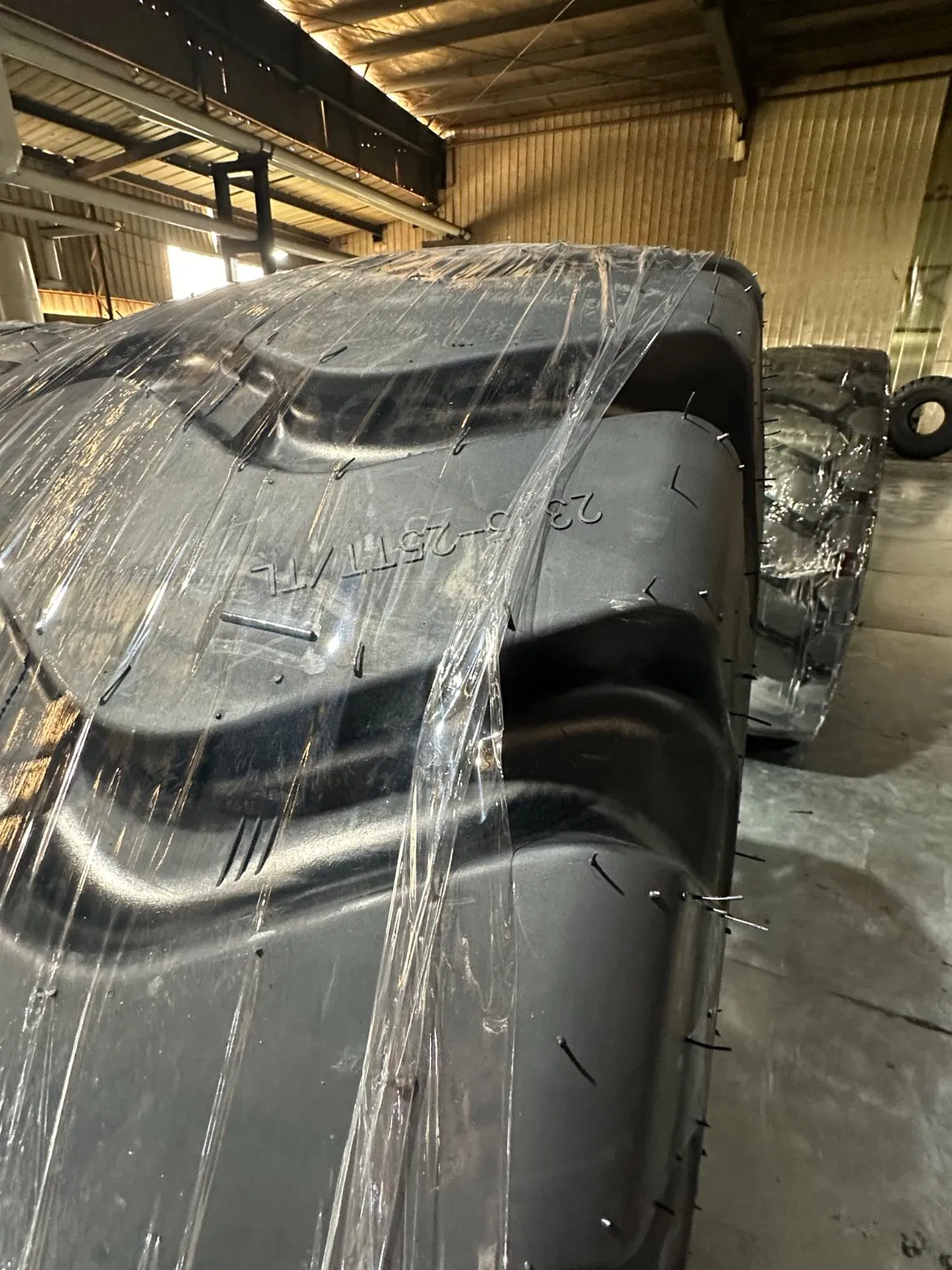 Шины OTR 17.5-25, 20.5-25, 23.5-25 для спецтехники