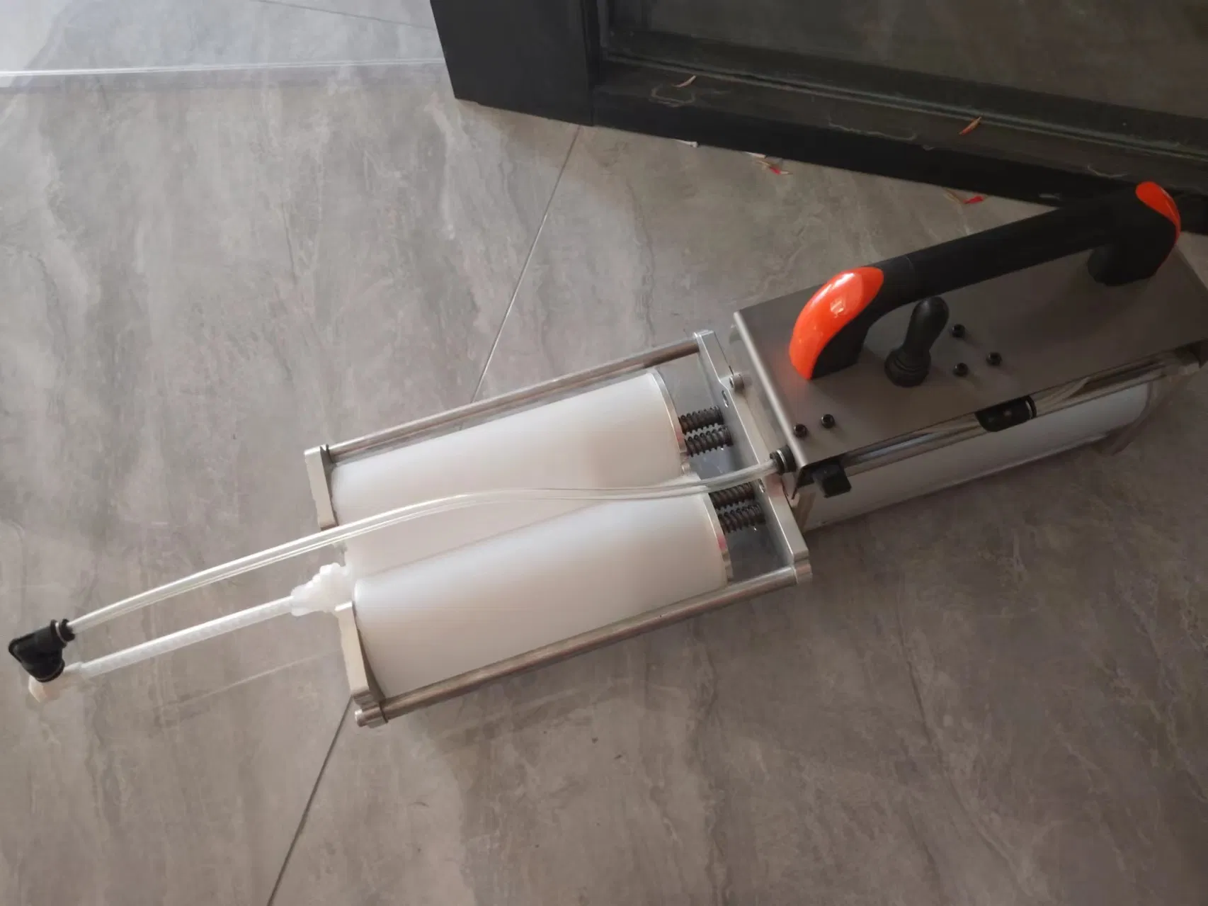 Пневматический пистолет для холодного напыления полимочевины