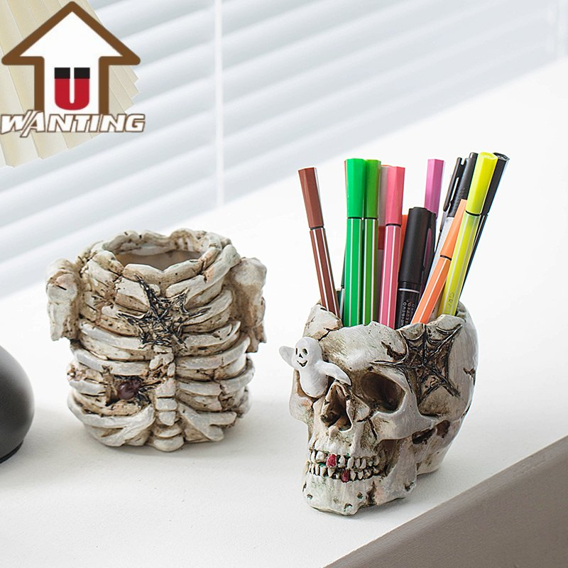 Custom Realistic Skull and Bone Ornaments Flower Pots Outdoor Yard Ornaments Resin Material Crafts