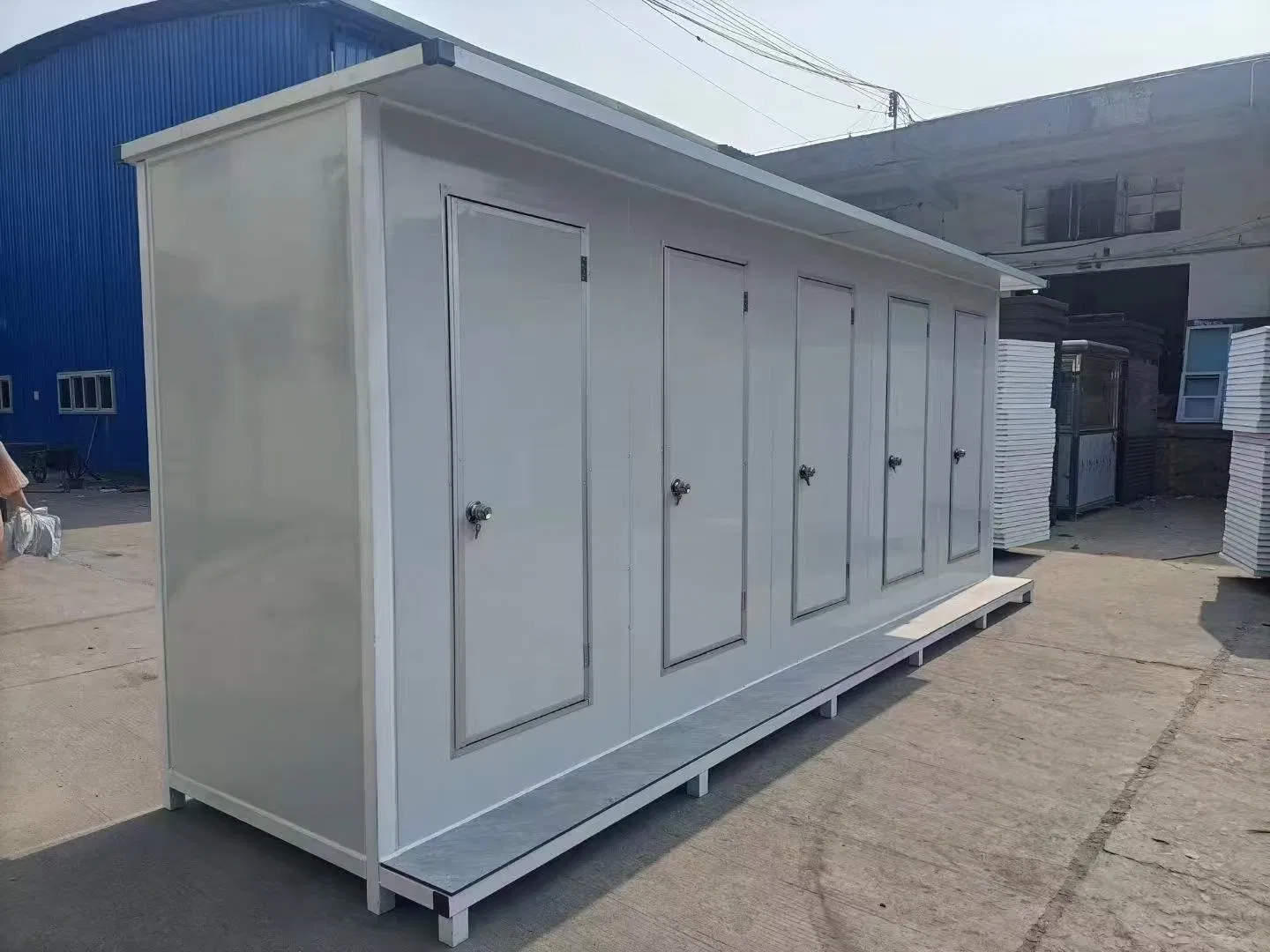 Multi-Rooms Mobile Public Female/Male Restrooms Toilets