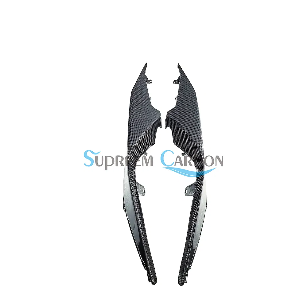 Задний обтекатель мотоцикла из карбона