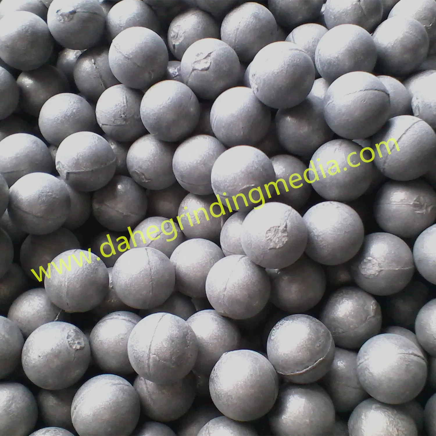 Dia. 1"-5" High Chrome Casting Grinding Ball in Ball Mill for Metal Mines and Cement Plants