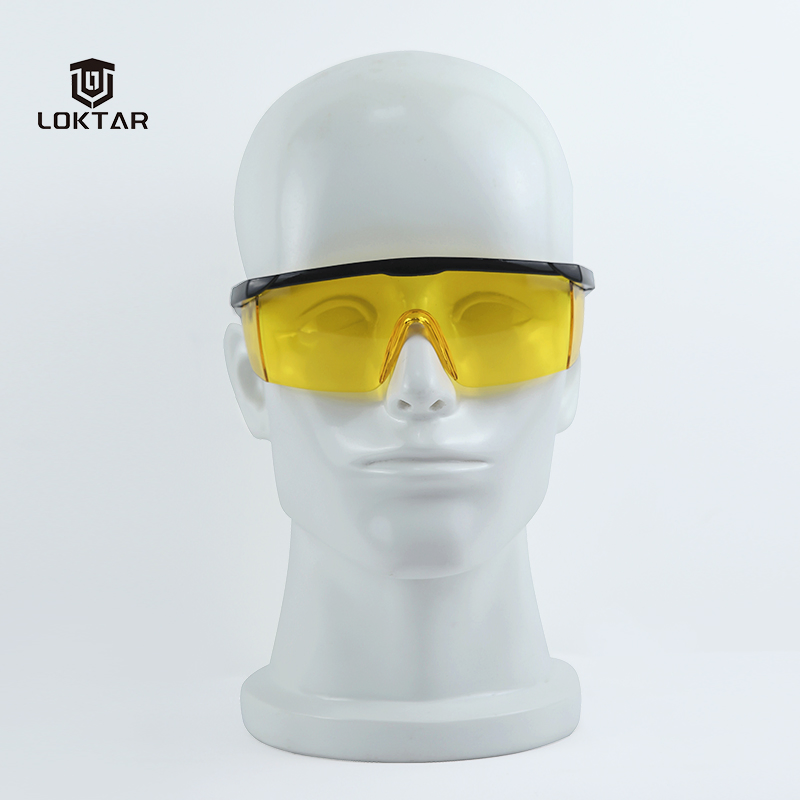 Wholesale Safety Glasses with Anti-Scratch Lens for Industrial Use