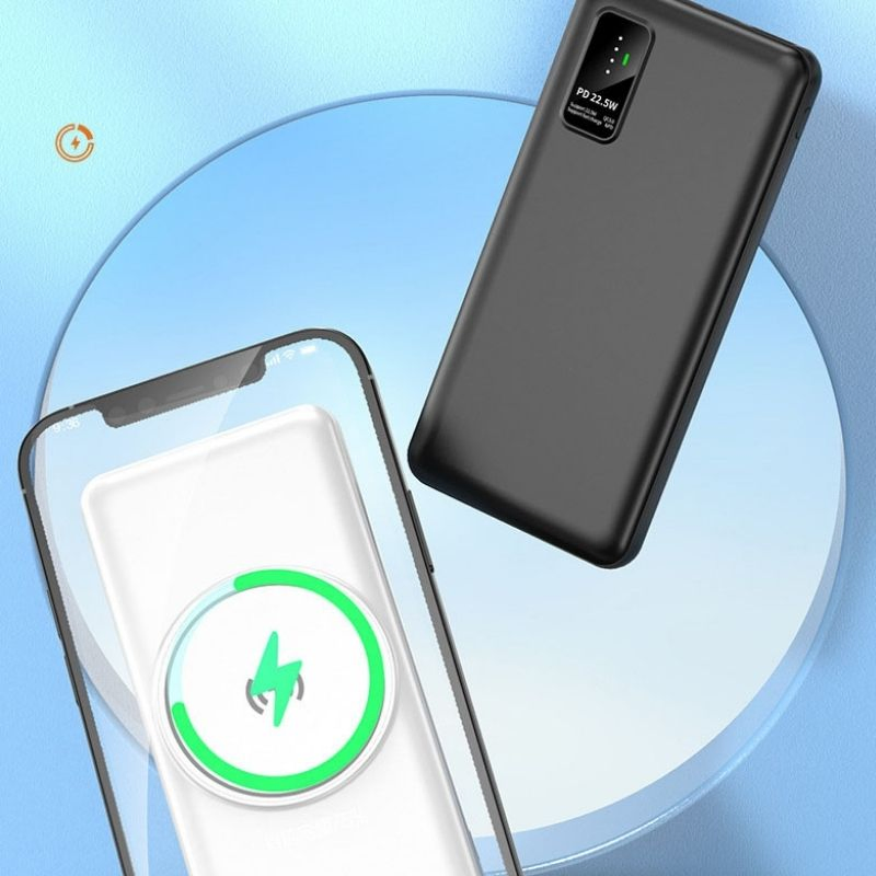 Портативный power bank 10000mAh с солнечной панелью и 4 кабелями