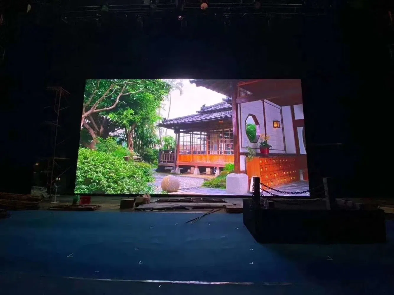 Indoor HD LED Display Screen P1.86 Pixel Pitch LED TV for Coffee Shope