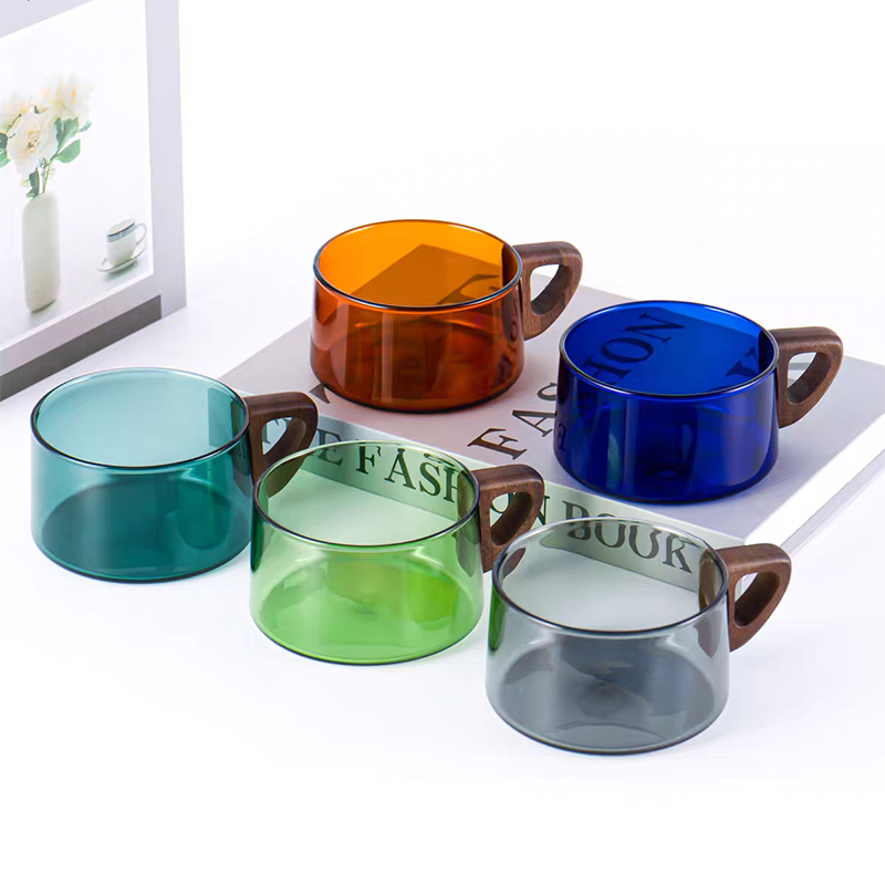 80ml 150ml 250ml 350ml Colorful Heat Resistant Single Wall Kitchenware Table Glass Tea Cup for Coffee Tea Kinds of Drinking Mug with Wooden Handle